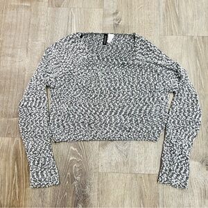 Divided By H&M Crop knit Top Women Black White knit Long Sleeve Size medium